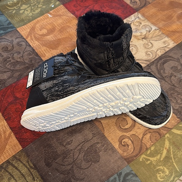 Hey Dude Lea
Women’s shoes size 11 - Picture 2 of 5